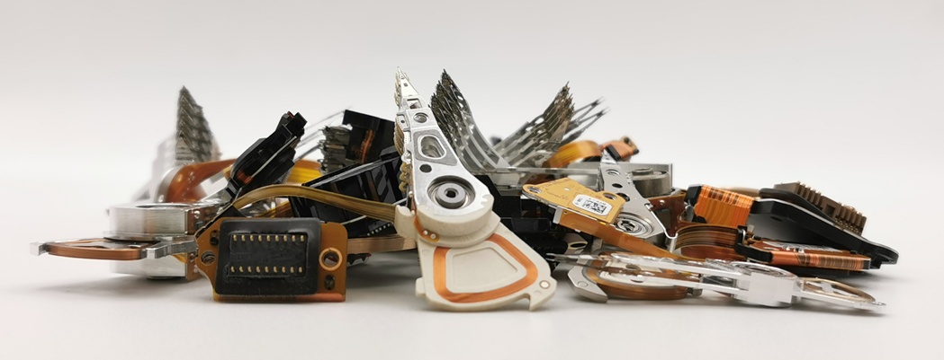 Schreib-/Leseköpfe zu einem Berg aufgetürmt